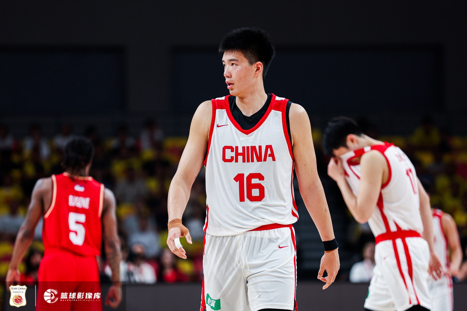 媒体人：轮休大秋让焦伯乔&蒋浩然顶5号位 说明郭导纯粹就是考察