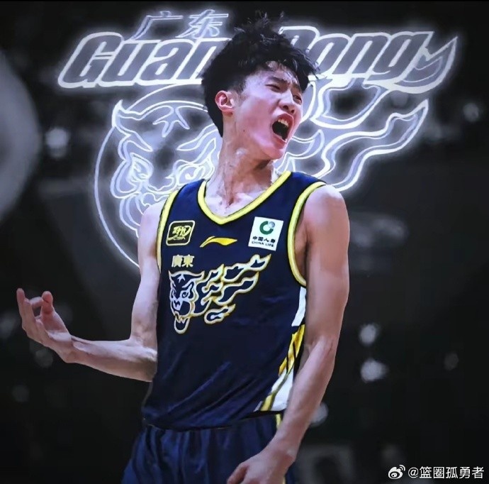 希望之星！夏振峰将转会至广州男篮 合同延续其与广东的三年A类