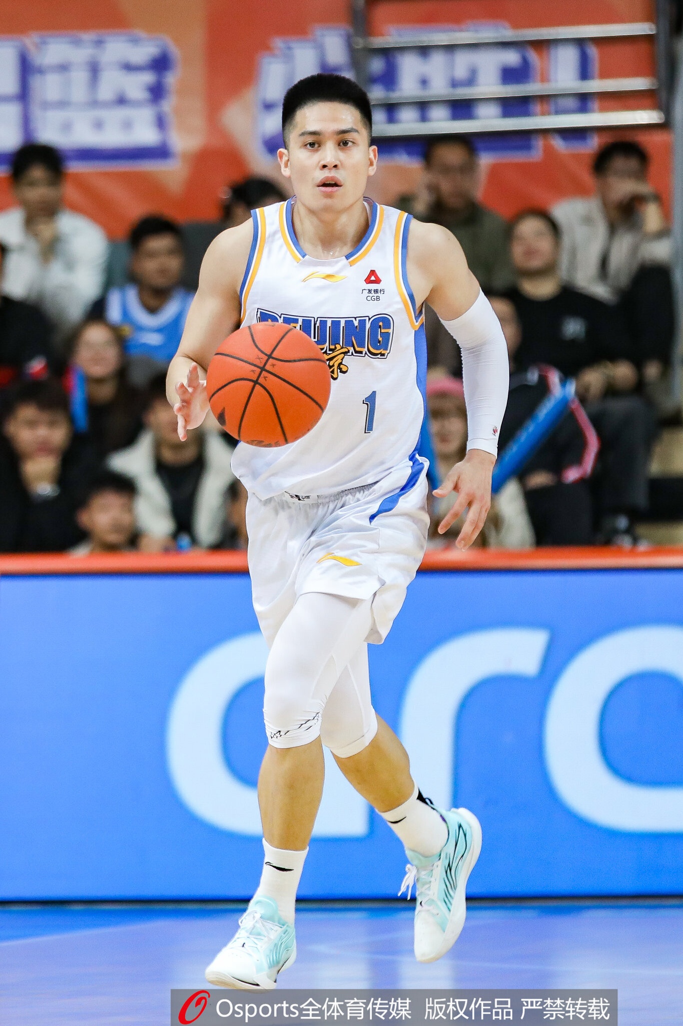 媒体人：北京首钢俱乐部与陈盈骏达成两年顶薪续约